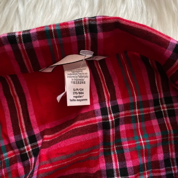 ⭐️ Victoria’s Secret Flannel Top - Picture 4 of 7